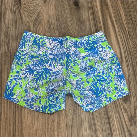 Lilly Pulitzer Callahan style shorts - Picture 2 of 3